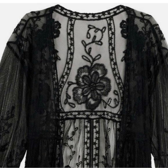 LC Lauren Conrad Black Lace Kimono - Picture 3 of 15